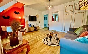 Le Corneille - Ideal Pros & Couples - Centre Historique - Chateau 5Min - Gare 10Min - Au Calme - Fibre